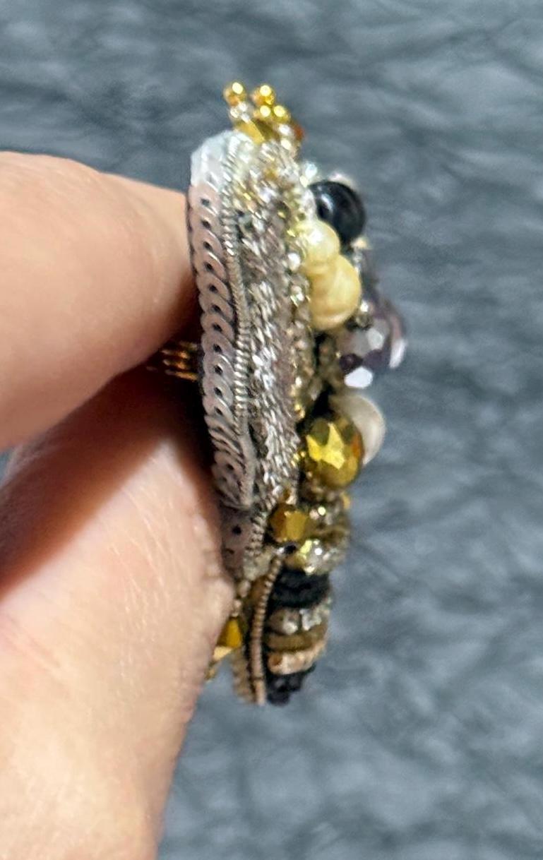 Handmade Crystal Bee Brooch: Beaded Insect Pin, Nature-Inspired Jewelry