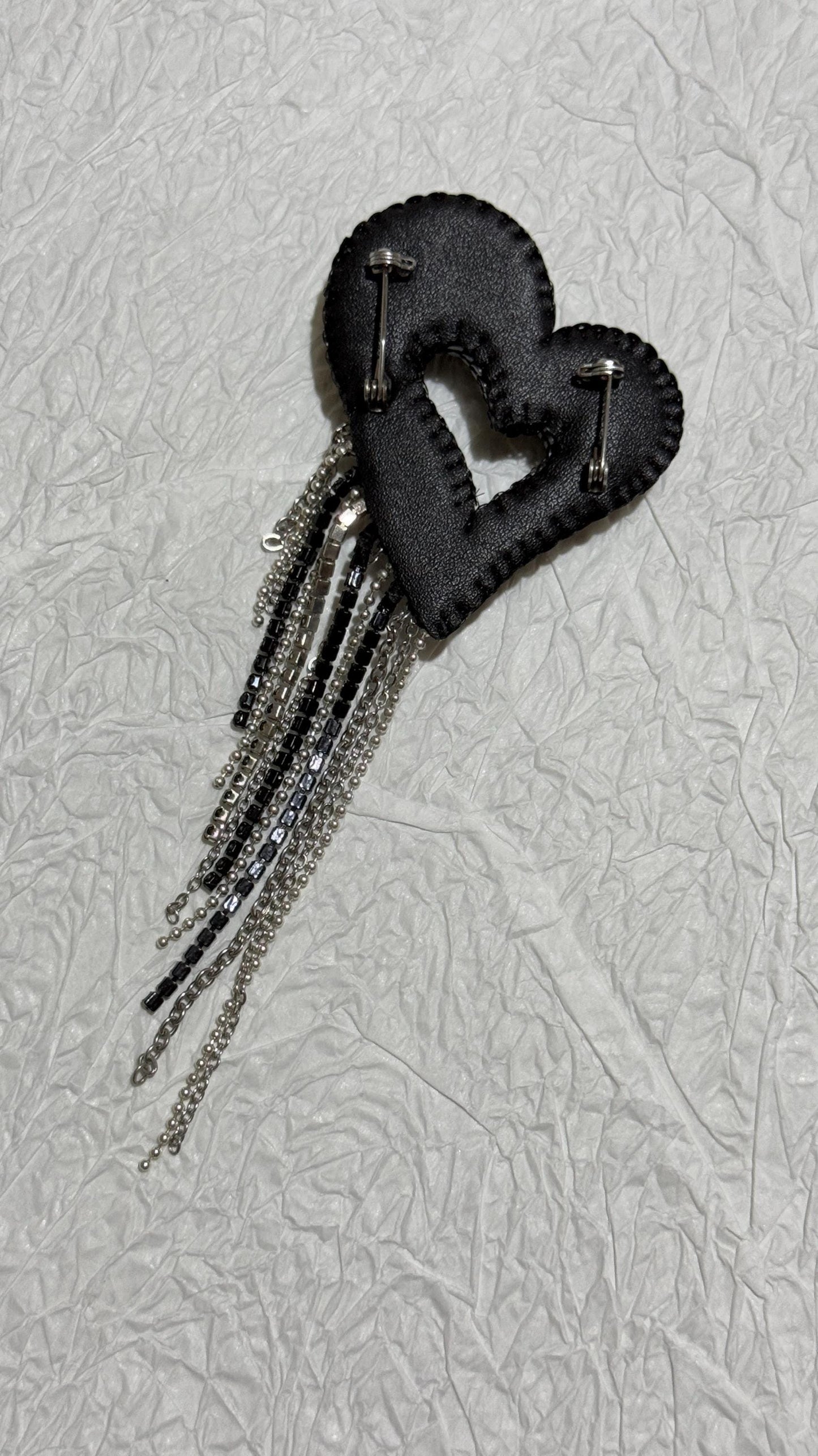 Handmade Black Heart Brooch – Gothic Beaded Crystal Pin – Statement Love Brooch – Romantic Valentine’s Gift – Dark Aesthetic Jewelry