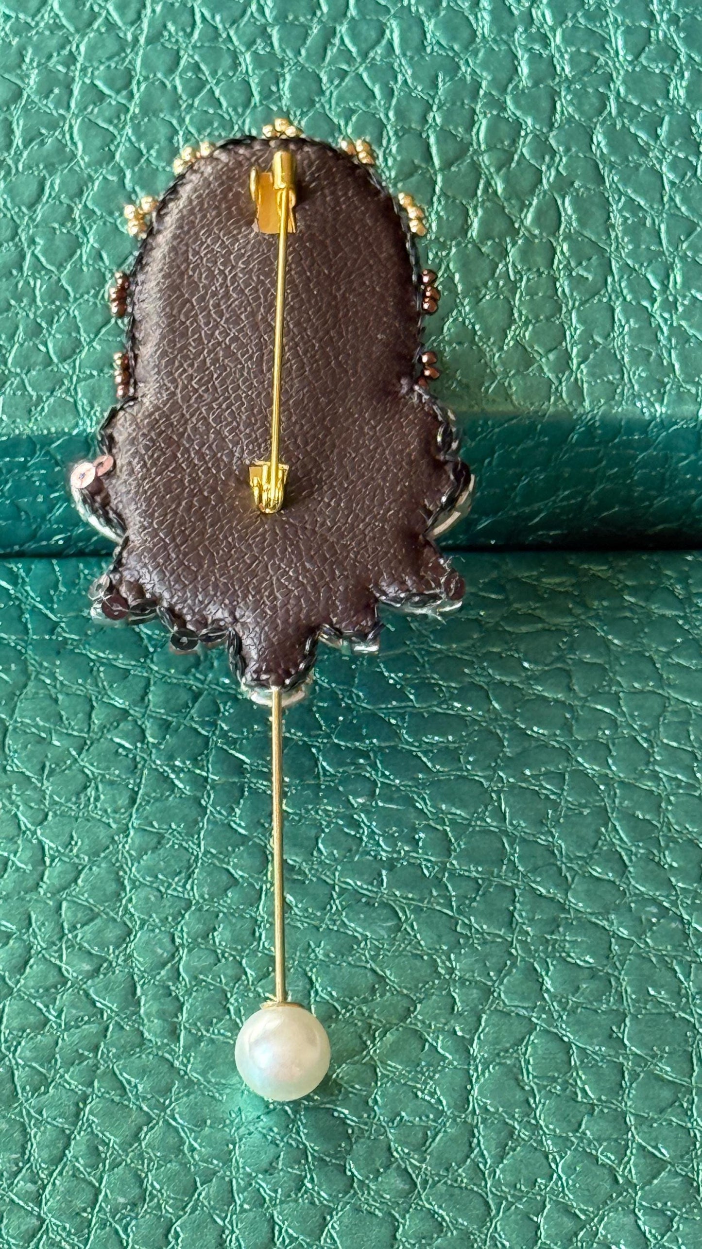 Handmade Brown Agate Brooch – Elegant Statement Jewelry