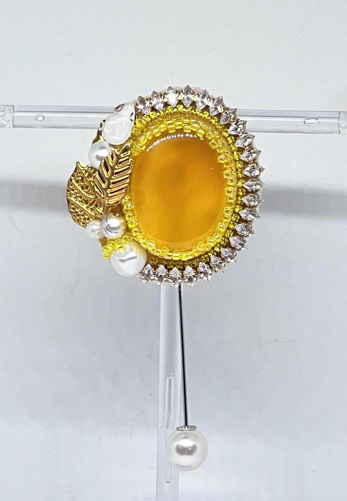 Elegant Yellow Agate Pin Brooch with Pearl and Crystal Details