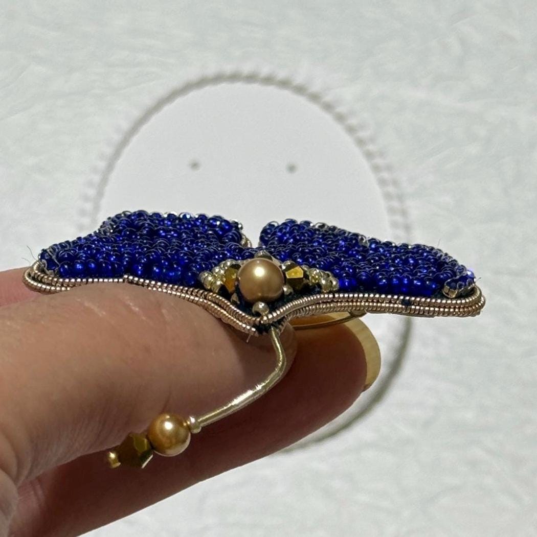 Handmade Blue Beaded Ginkgo Leaf Brooch - Elegant Accessory