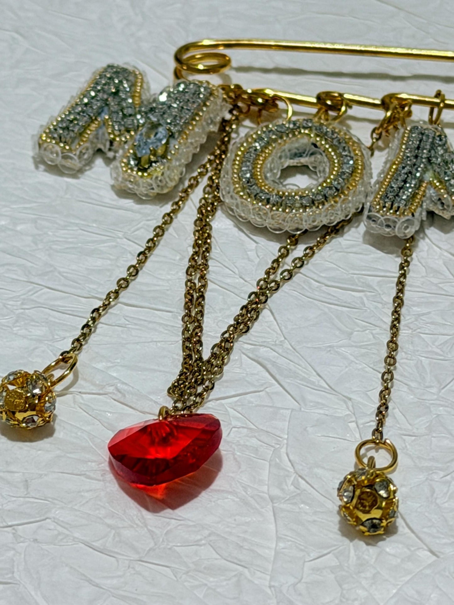 Handmade Beaded MOM Brooch – Crystal Heart, Gold Tone Pin
