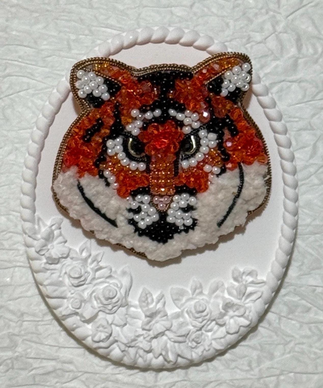 Handmade Beaded Tiger Brooch: Crystal Embroidered Animal Pin