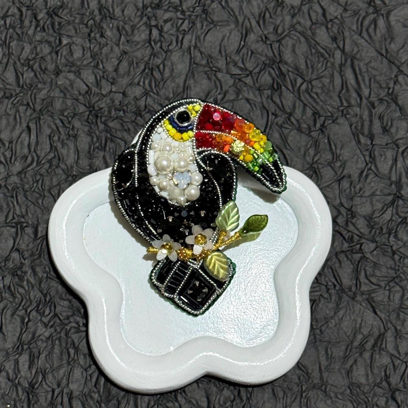 Handmade Beaded Toucan Brooch: Colorful Tropical Bird Pin