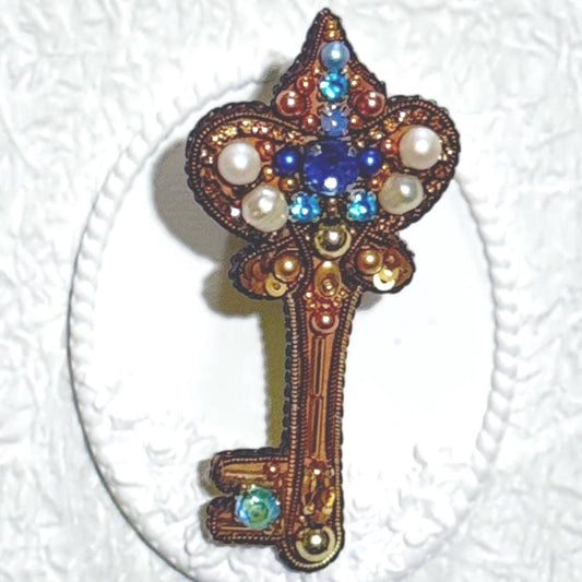 Handmade Beaded Key Brooch: Vintage-Inspired Pearl & Crystal Pin