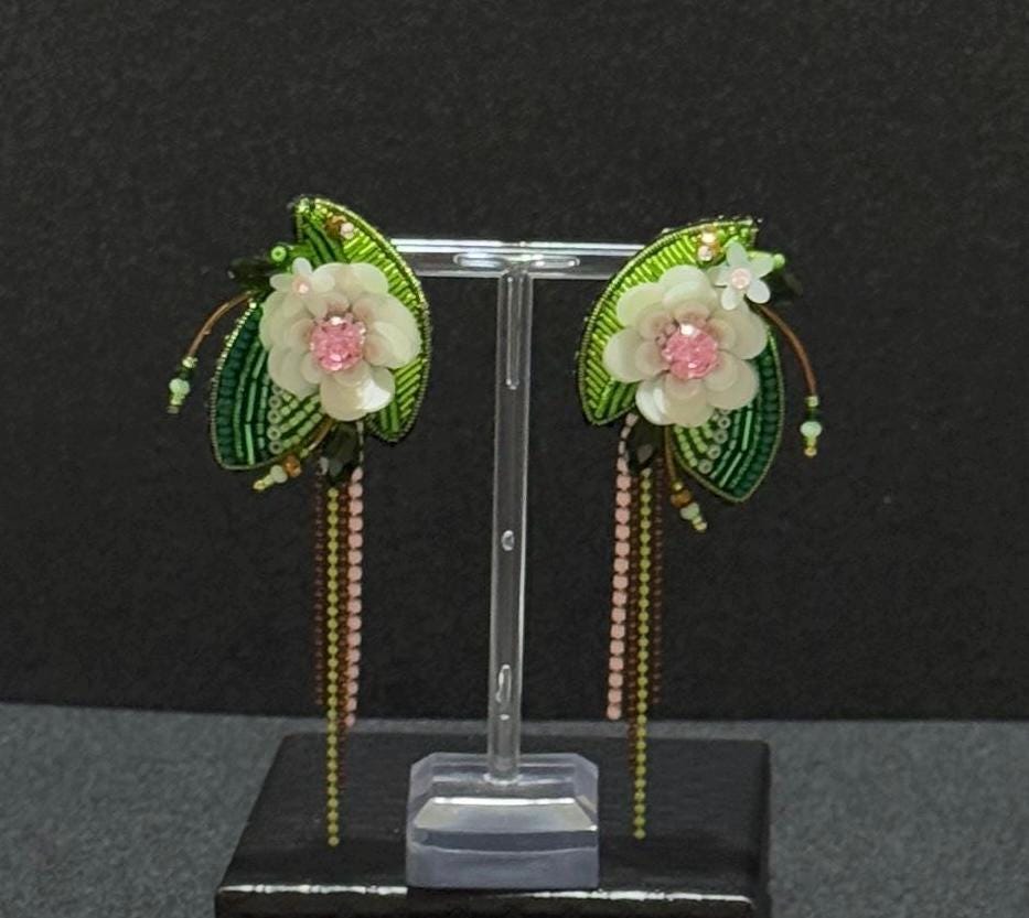 Handmade Green Floral Beaded Earrings – Elegant Nature-Inspired Statement Jewelry