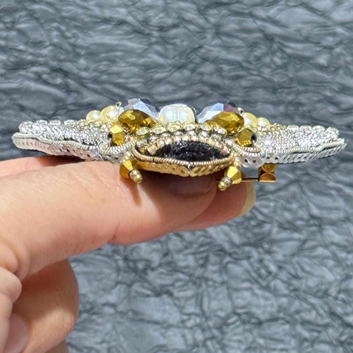 Handmade Crystal Bee Brooch: Beaded Insect Pin, Nature-Inspired Jewelry