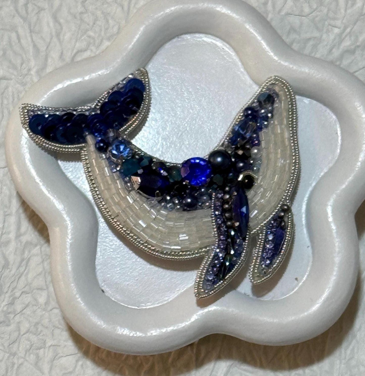 Handmade Beaded Whale Tail Brooch: Ocean-Inspired Crystal Pin