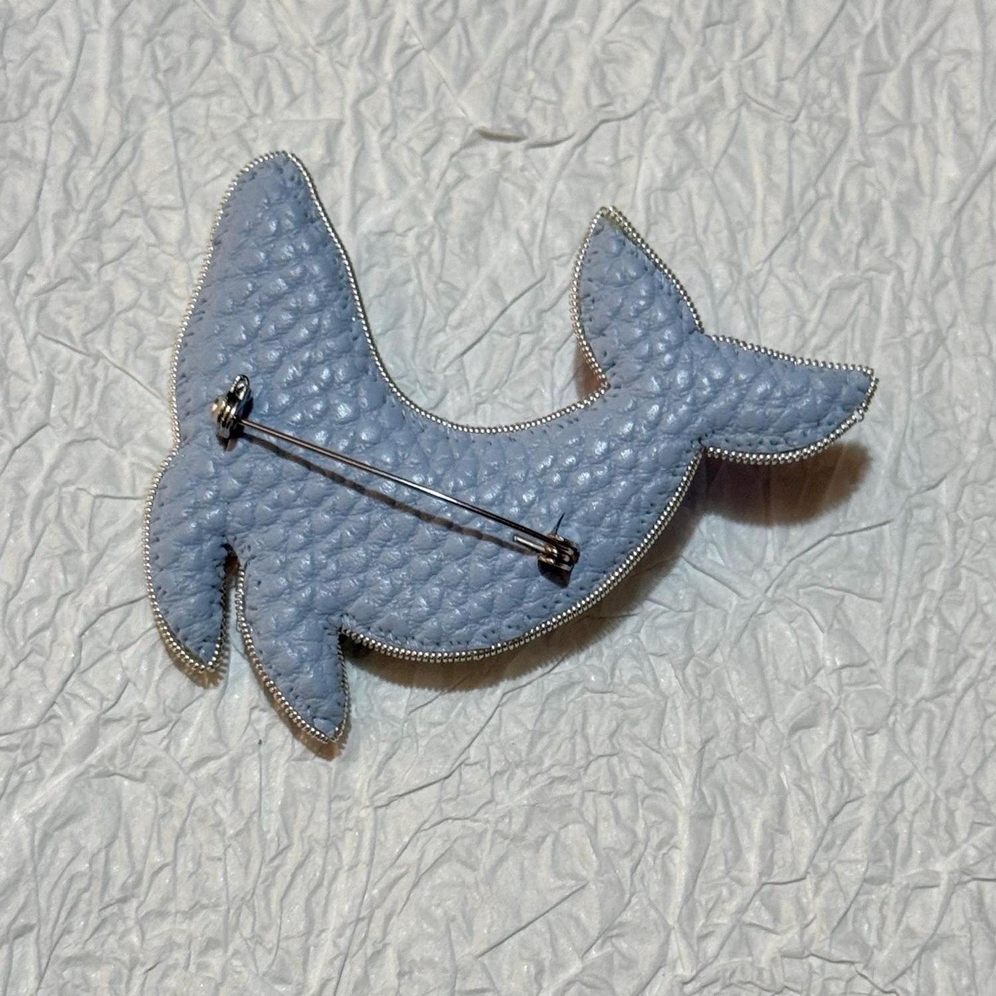 Handmade Beaded Whale Tail Brooch: Ocean-Inspired Crystal Pin