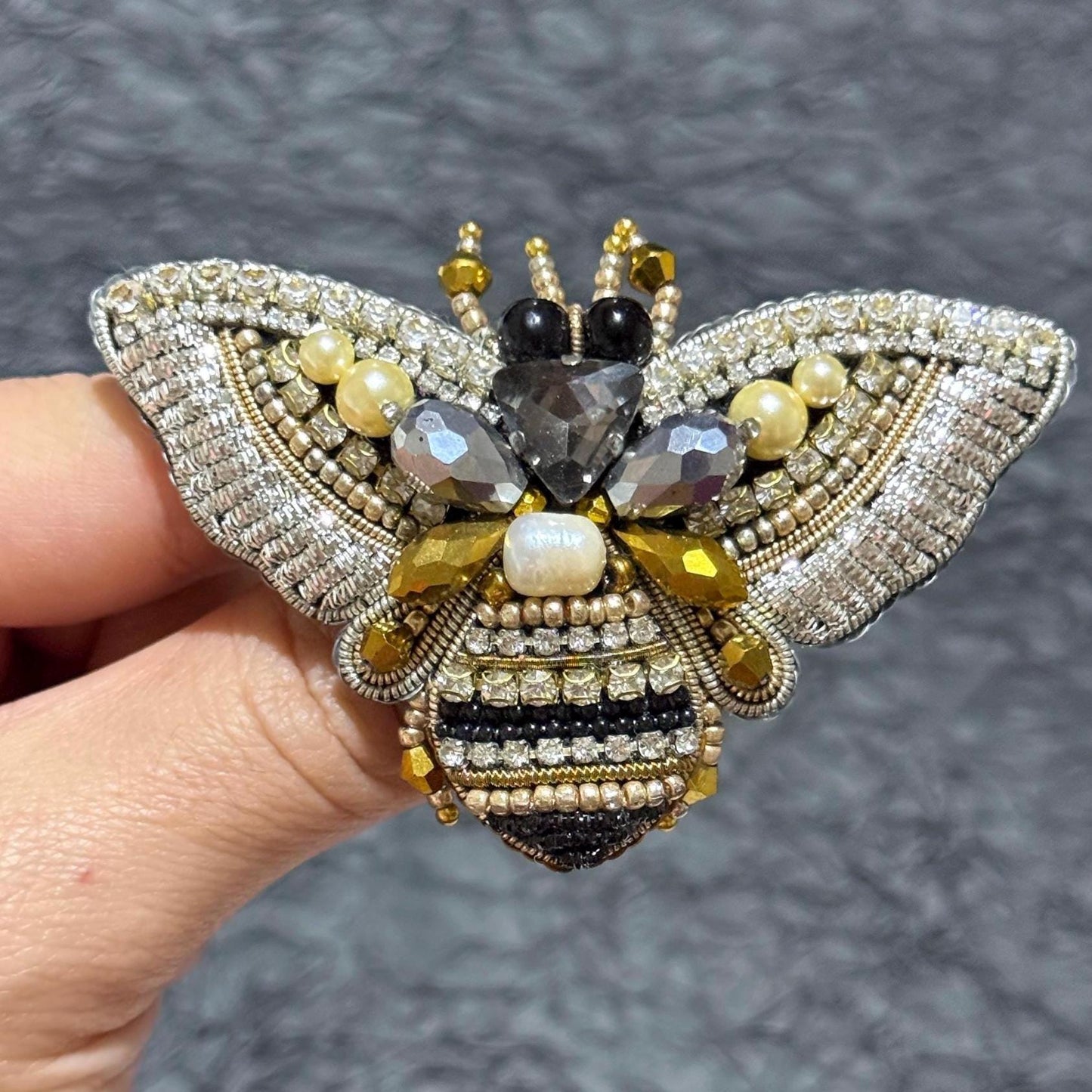 Handmade Crystal Bee Brooch: Beaded Insect Pin, Nature-Inspired Jewelry