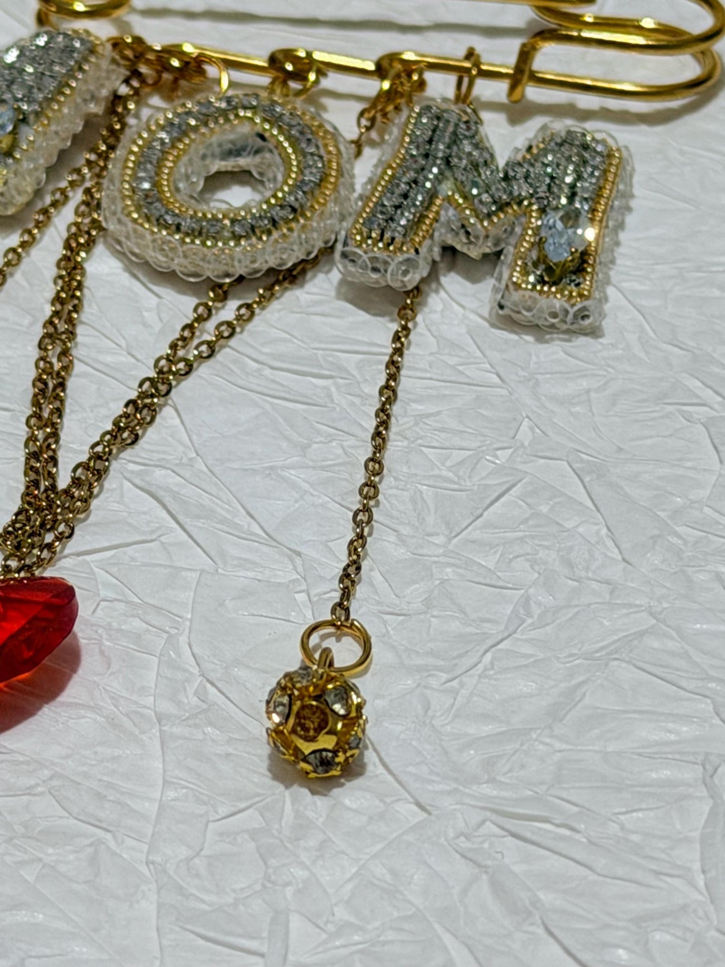 Handmade Beaded MOM Brooch – Crystal Heart, Gold Tone Pin