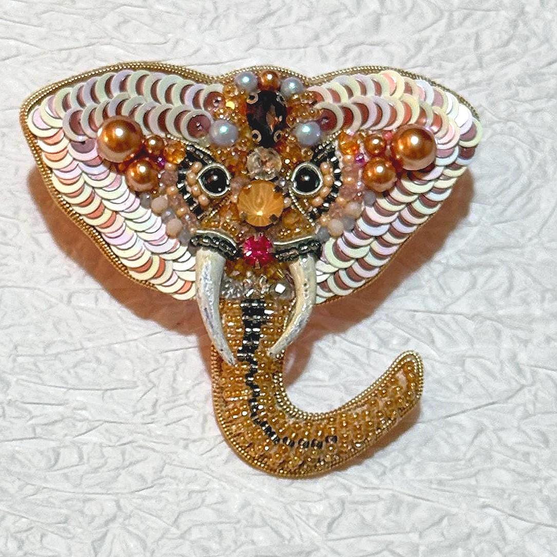 Handmade Beaded Elephant Brooch: Wildlife-Inspired Pearl & Sequin Pin